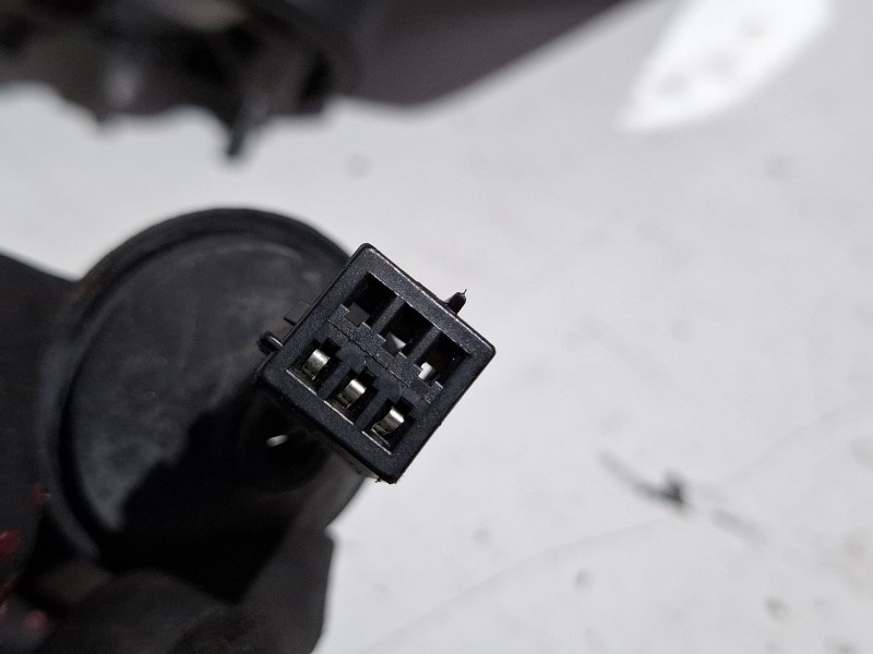 Recambio de espejo retrovisor derecho electrico para opel corsa referencia OEM IAM 468435664  