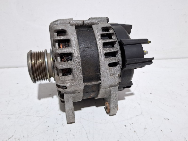 Recambio de alternador para dacia lodgy (js_) 1.5 blue dci 115 (jsjt) referencia OEM IAM 231009392R / FG18T206  