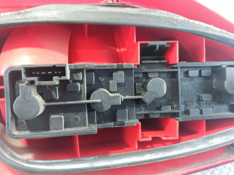 Recambio de piloto trasero izquierdo para citroën xsara picasso referencia OEM IAM 965000588002  