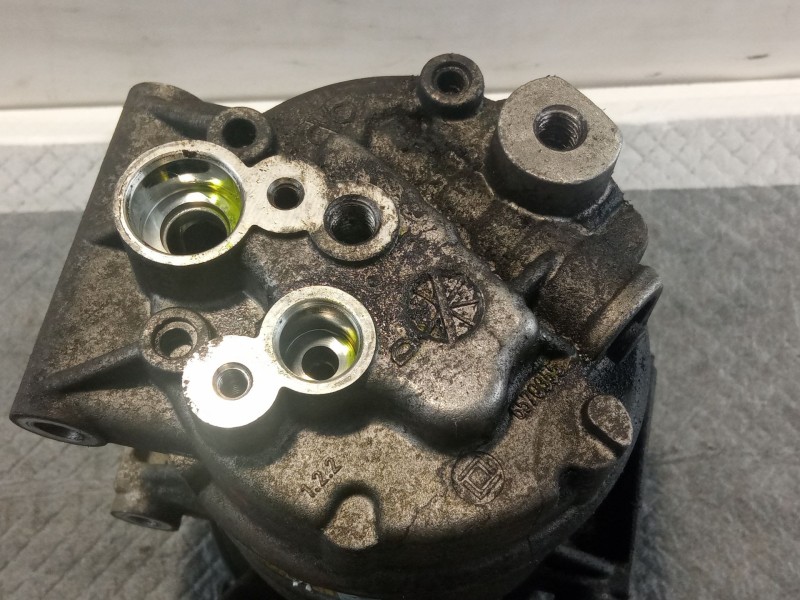 Recambio de compresor aire acondicionado para renault megane referencia OEM IAM 8200309193  