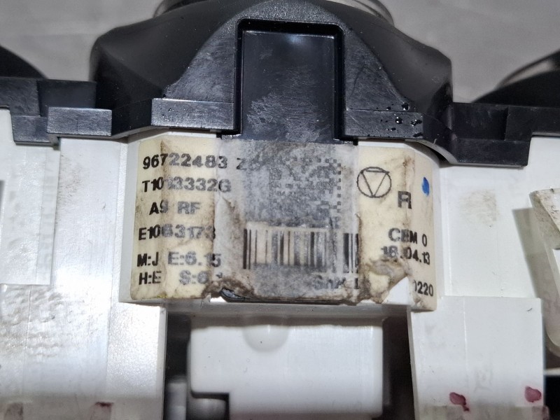 Recambio de mando climatizador para peugeot 208 referencia OEM IAM 96722483zd  