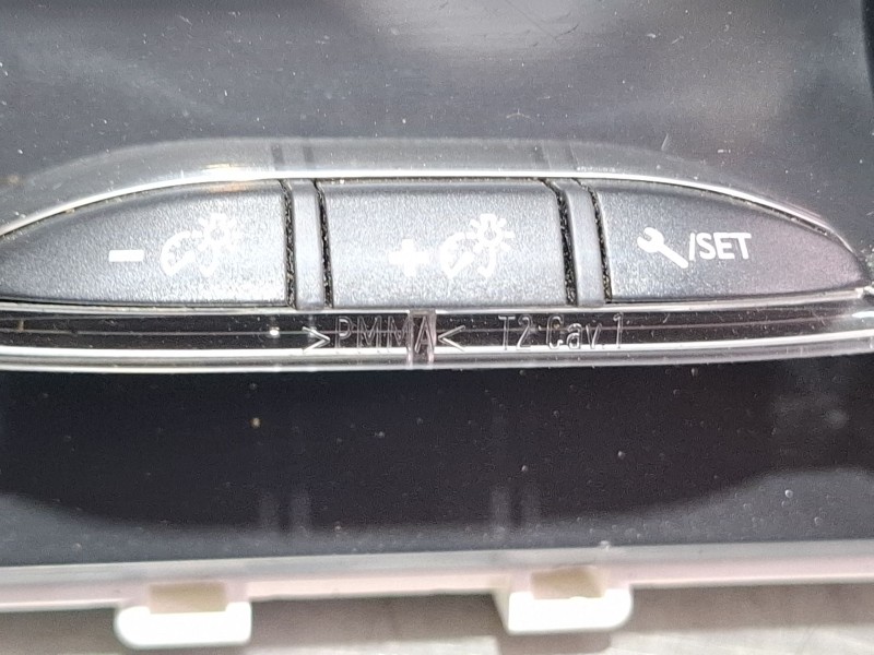 Recambio de cuenta kilometros para peugeot 208 referencia OEM IAM 9801904580h  