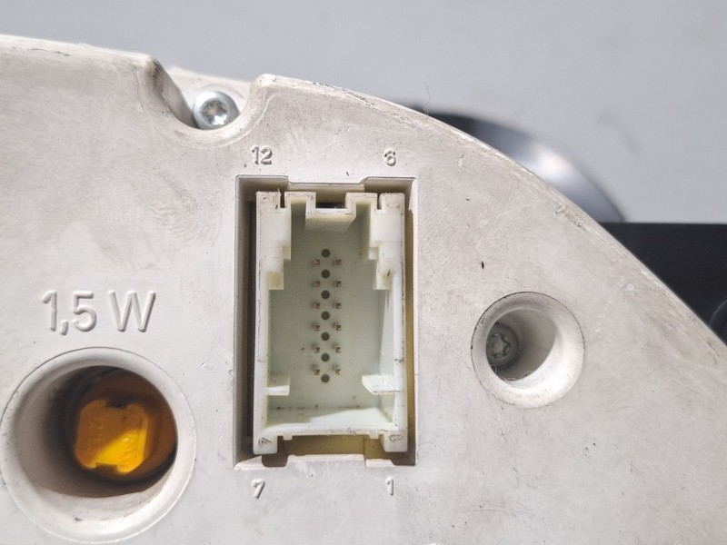 Recambio de cuenta kilometros para volkswagen lt35 referencia OEM IAM 200919860F  