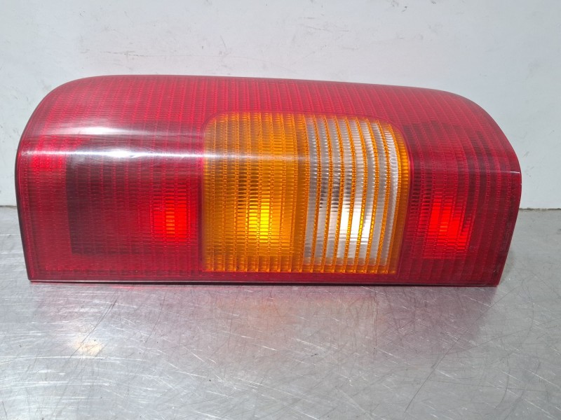 Recambio de piloto trasero derecho para volkswagen lt35 referencia OEM IAM 2d0945257c  