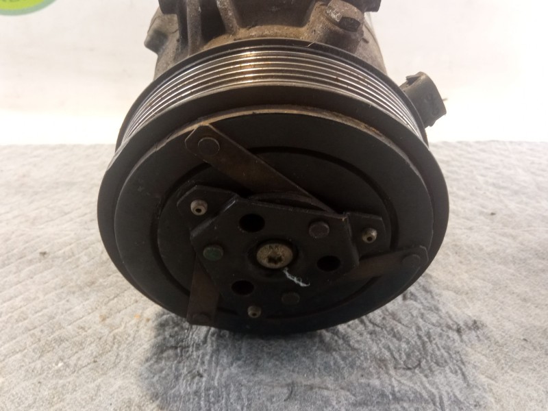 Recambio de compresor aire acondicionado para renault megane referencia OEM IAM 8200309193  