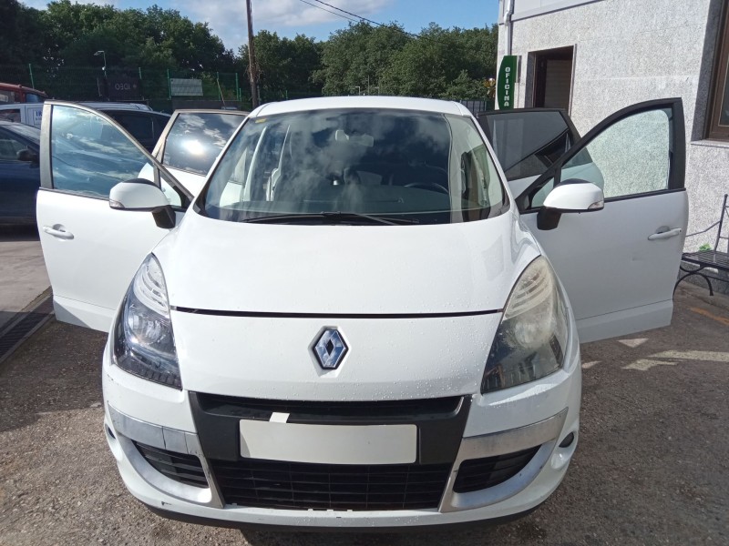 renault scenic del año 2010