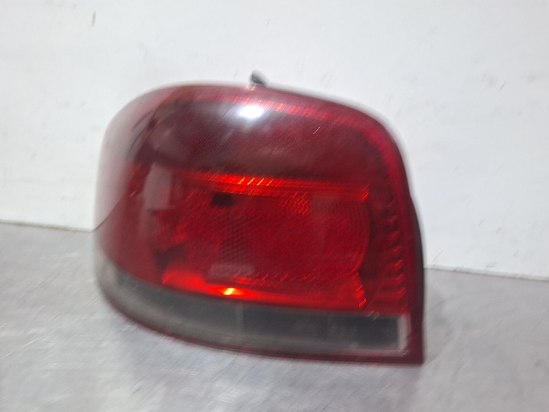 Recambio de piloto trasero izquierdo para audi a3 referencia OEM IAM 8p0945095024s  