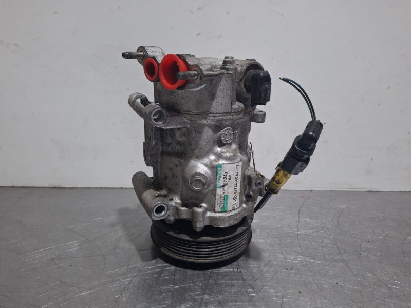 Recambio de compresor aire acondicionado para peugeot 208 referencia OEM IAM 9678656080  