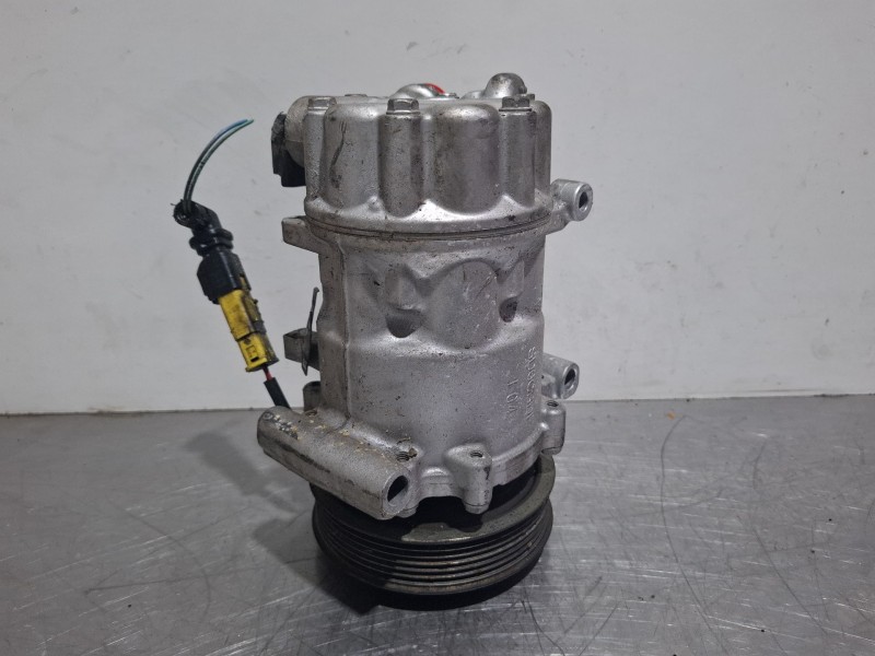 Recambio de compresor aire acondicionado para peugeot 208 referencia OEM IAM 9678656080  