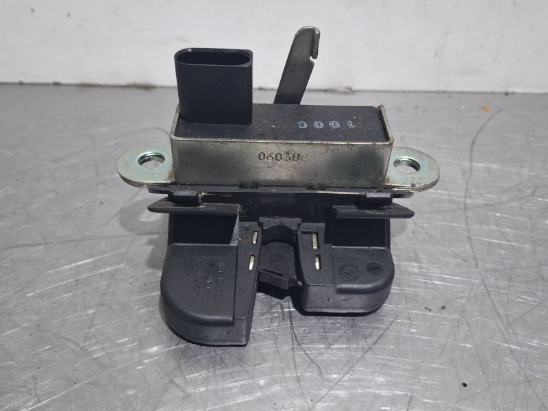 Recambio de cerradura maletero / porton para seat leon 1.9 referencia OEM IAM 1P0827505A  