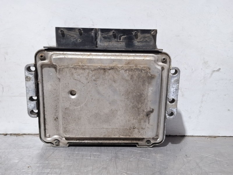 Recambio de centralita motor para opel zafira referencia OEM IAM 0281012549 / 22198922  