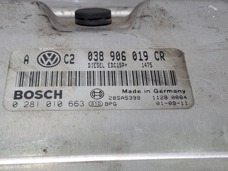 Recambio de centralita motor para seat ibiza referencia OEM IAM 038906019CR / 0281010663  