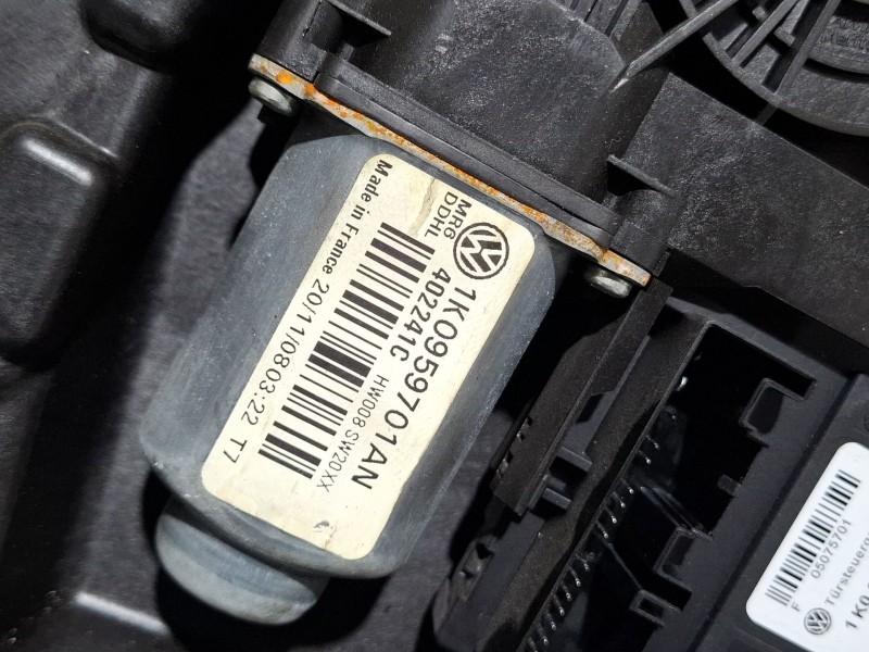 Recambio de elevalunas delantero izquierdo para volkswagen golf referencia OEM IAM 5K1837729N / 1K0959701AN / 1K0959793R  