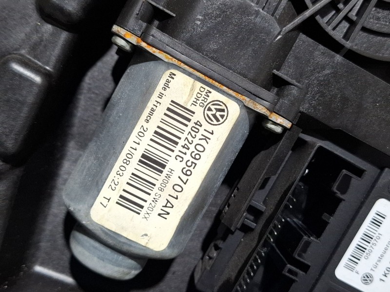 Recambio de elevalunas delantero izquierdo para volkswagen golf referencia OEM IAM 5K1837729N / 1K0959701AN / 1K0959793R  