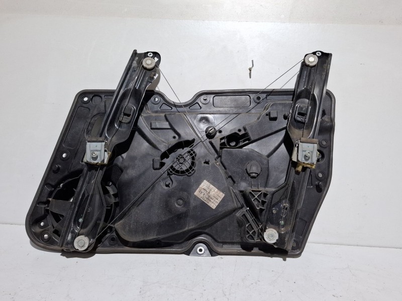 Recambio de elevalunas delantero izquierdo para volkswagen golf referencia OEM IAM 5K1837729N / 1K0959701AN / 1K0959793R  