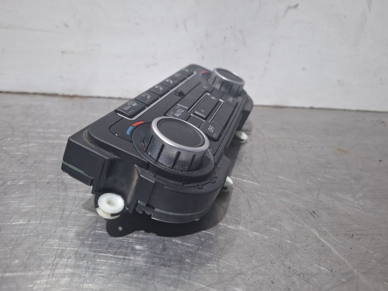 Recambio de mando climatizador para volkswagen golf referencia OEM IAM 5K0907044AJ / 5HB009746-20  