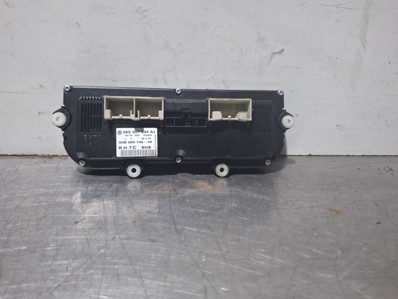 Recambio de mando climatizador para volkswagen golf referencia OEM IAM 5K0907044AJ / 5HB009746-20  