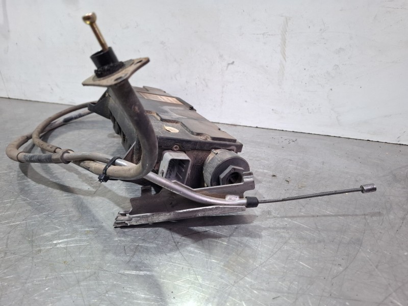 Recambio de freno estacionamiento eléctrico para renault megane scenic d referencia OEM IAM 8200418647  