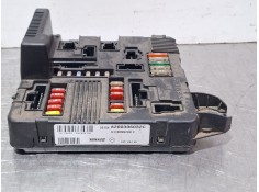 Recambio de caja reles / fusibles para renault megane scenic d referencia OEM IAM 8200306032C / S118399200F  