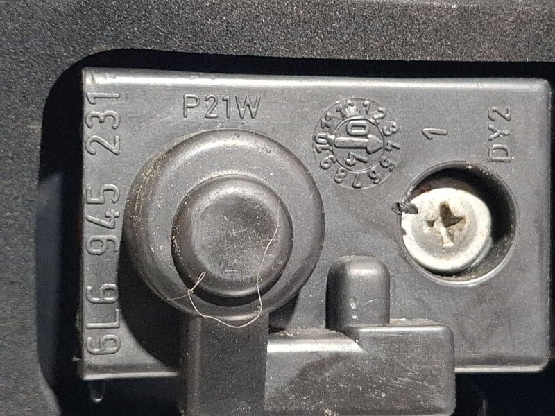 Recambio de piloto porton trasero izquierdo para seat ibiza referencia OEM IAM   