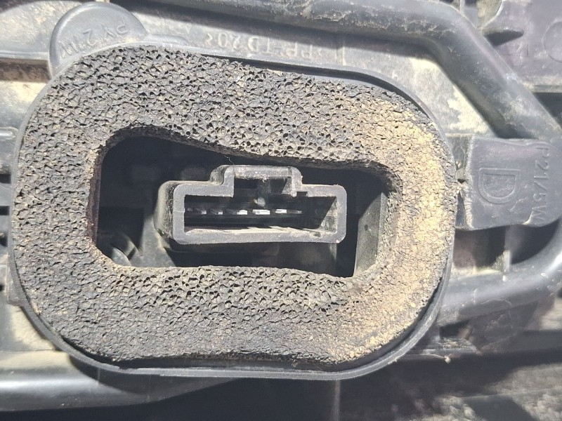 Recambio de piloto trasero derecho para citroën berlingo referencia OEM IAM 085521934R  