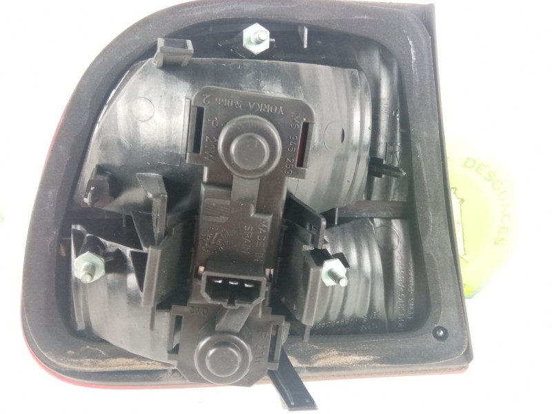 Recambio de piloto porton trasero derecho para seat león referencia OEM IAM   