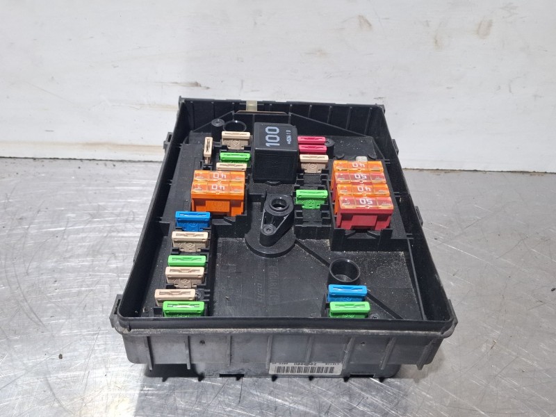 Recambio de caja reles / fusibles para seat leon referencia OEM IAM D000002  