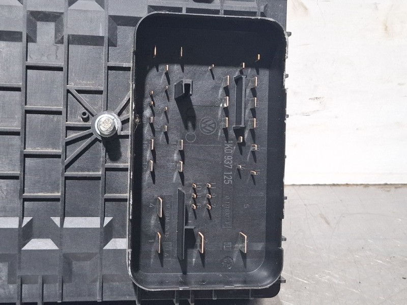 Recambio de caja reles / fusibles para seat leon referencia OEM IAM D000002  