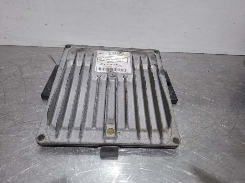 Recambio de centralita motor para renault kangoo referencia OEM IAM 8200303623  