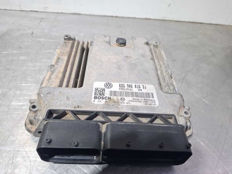 Recambio de centralita motor para skoda octavia referencia OEM IAM 03G906016DJ / 0281011883  