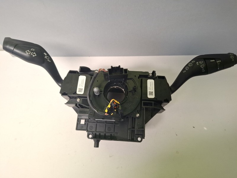 Recambio de mando volante para ford focus referencia OEM IAM F1ET13n064ac  