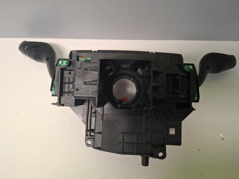 Recambio de mando volante para ford focus referencia OEM IAM F1ET13n064ac  