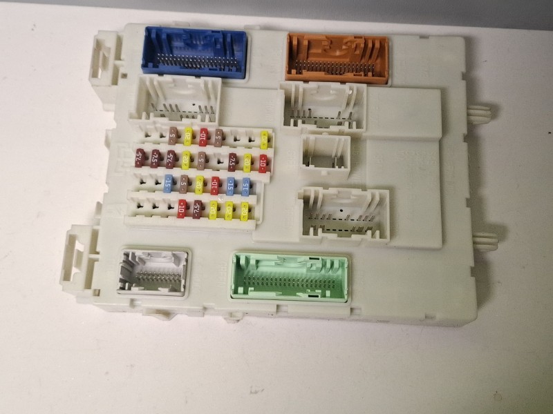 Recambio de caja reles / fusibles para ford focus referencia OEM IAM 30S599F13F05 / 599F13F05  