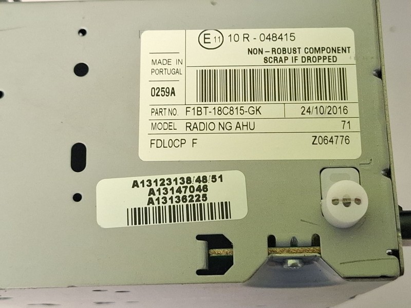Recambio de sistema audio / radio cd para ford focus referencia OEM IAM F1BT-18C815-GK  