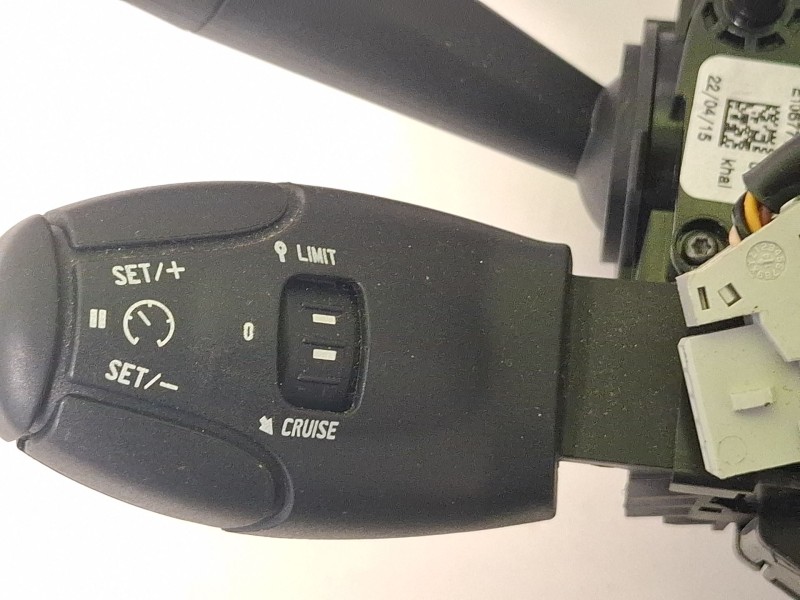 Recambio de mando multifuncion para peugeot 208 referencia OEM IAM 98081767ZD03  