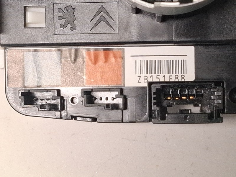 Recambio de mando multifuncion para peugeot 208 referencia OEM IAM 98081767ZD03  