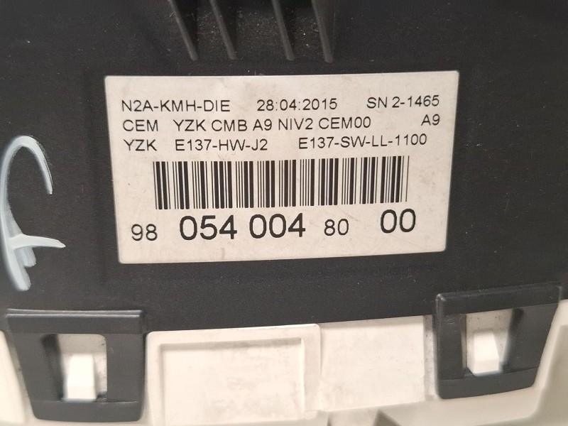 Recambio de cuenta kilometros para peugeot 208 referencia OEM IAM 980540048000  