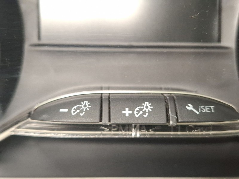 Recambio de cuenta kilometros para peugeot 208 referencia OEM IAM 980540048000  