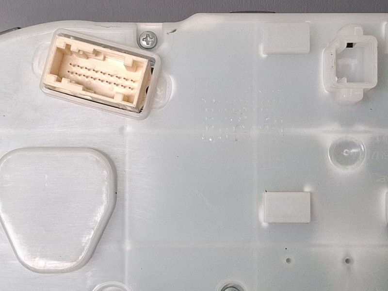 Recambio de cuenta kilometros para peugeot 208 referencia OEM IAM 980540048000  