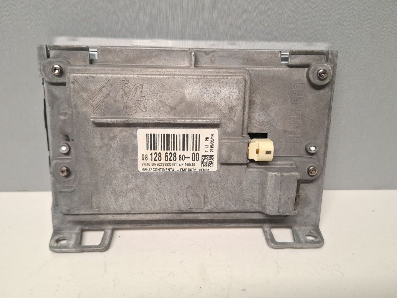 Recambio de pantalla multifuncion para peugeot 208 referencia OEM IAM 981286288000  