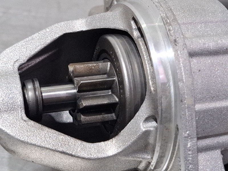 Recambio de motor arranque para mercedes-benz c180 referencia OEM IAM A0051513901 / 0001107540  