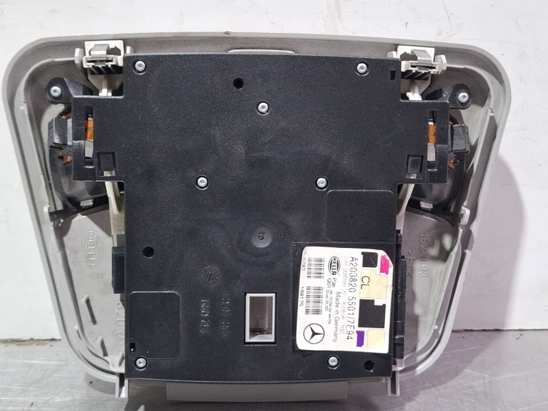 Recambio de luz interior para mercedes-benz c180 referencia OEM IAM A2038205501  