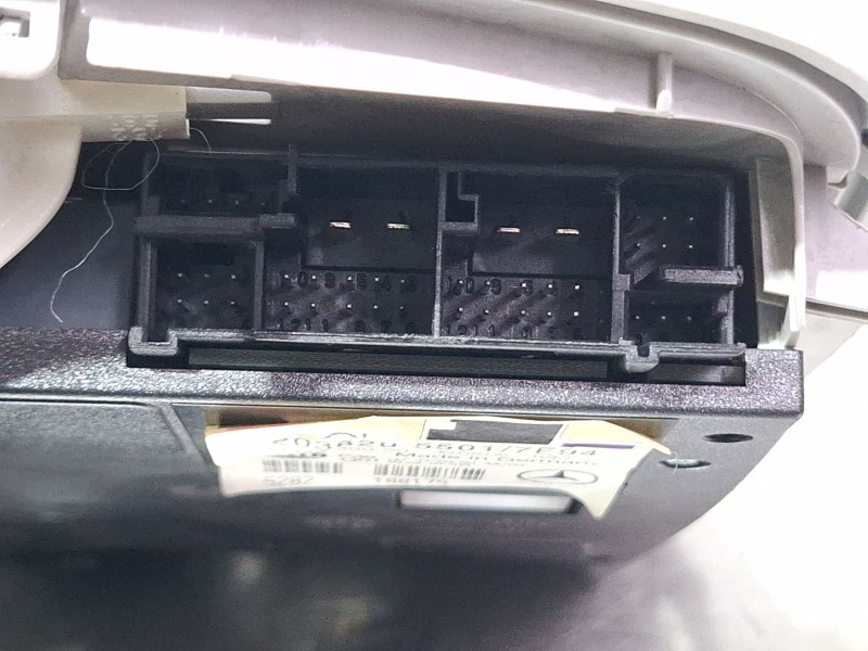 Recambio de luz interior para mercedes-benz c180 referencia OEM IAM A2038205501  