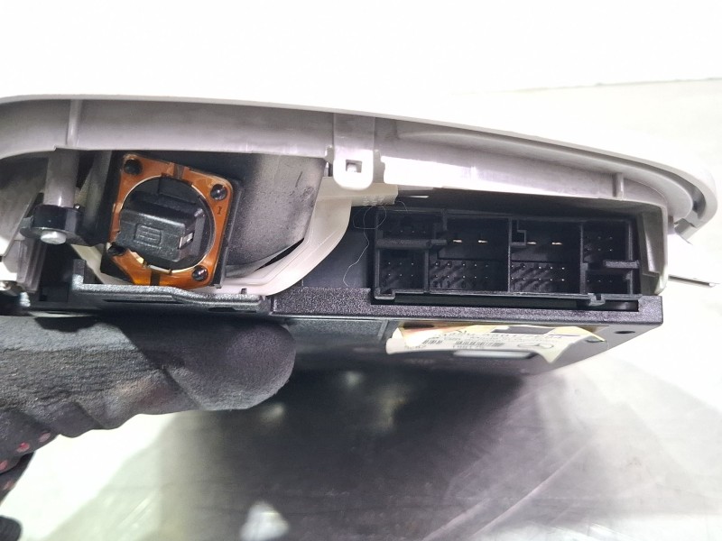 Recambio de luz interior para mercedes-benz c180 referencia OEM IAM A2038205501  