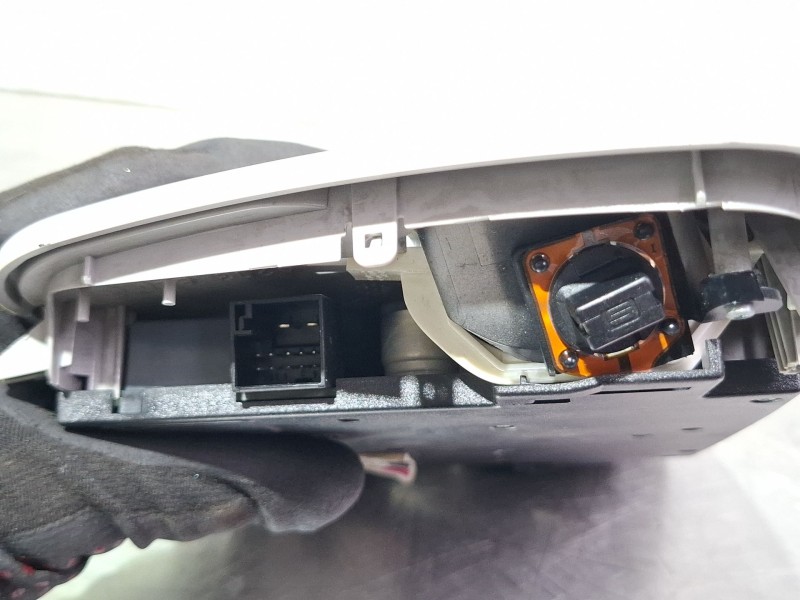 Recambio de luz interior para mercedes-benz c180 referencia OEM IAM A2038205501  