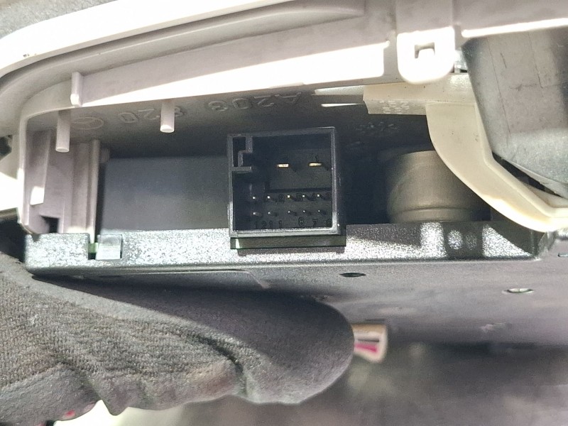 Recambio de luz interior para mercedes-benz c180 referencia OEM IAM A2038205501  