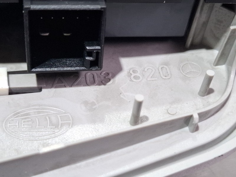 Recambio de luz interior para mercedes-benz c180 referencia OEM IAM A2038205501  