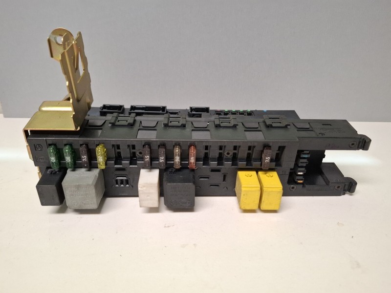 Recambio de caja reles / fusibles para mercedes-benz c180 referencia OEM IAM 5DK00848645 / 2035453301  