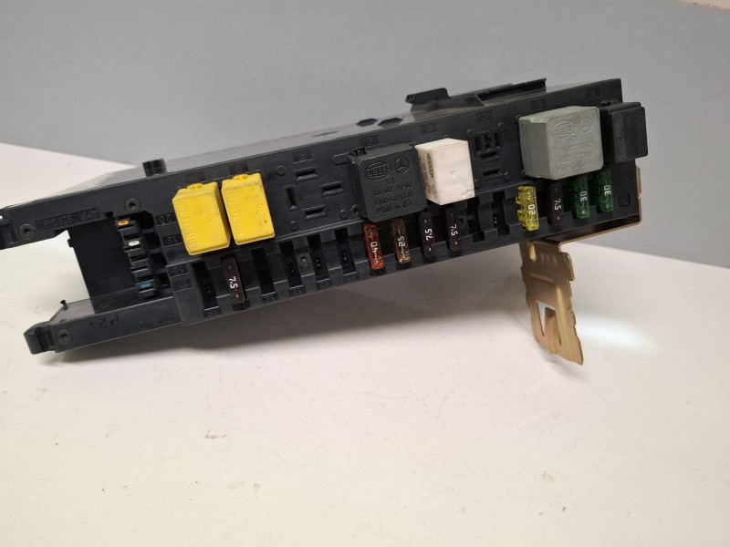 Recambio de caja reles / fusibles para mercedes-benz c180 referencia OEM IAM 5DK00848645 / 2035453301  