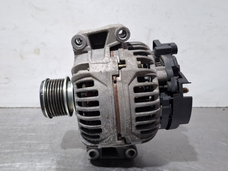 Recambio de alternador para mercedes-benz c180 referencia OEM IAM A2711540802 / 0124515088  
